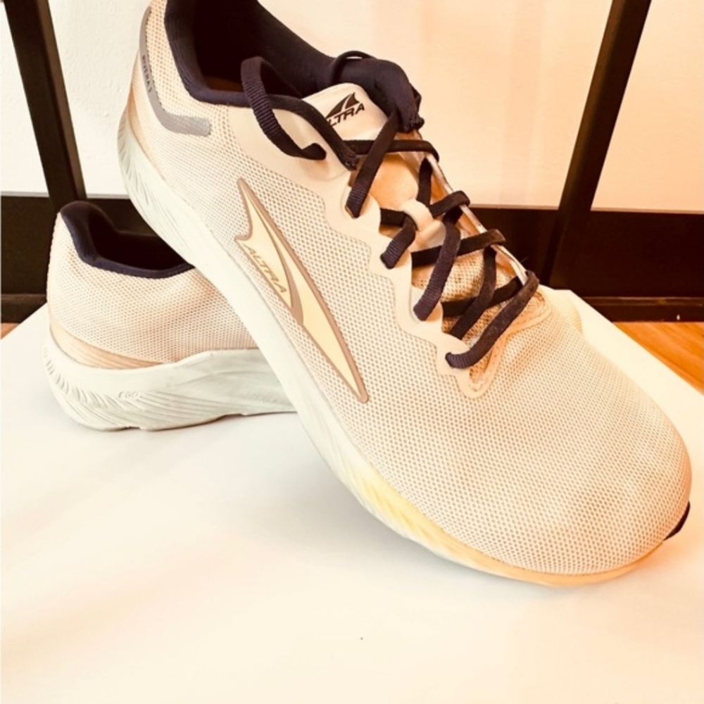 ALTRA Women's Rivera 3 Size 9.5 Road Running Shoes - Sand AL0A7R7N921